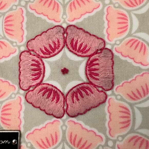 Petunia Pickle Bottom ~ Khaki, ivory and pink baby bag ~ removable insert - Picture 7 of 14